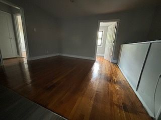 4th image of 2858 Hylan Blvd #B63