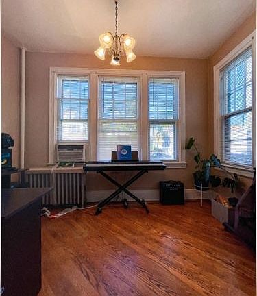 3rd image of 566 Morris St Floor 2
