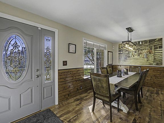 3rd image of 10585 Silver Knolls Blvd