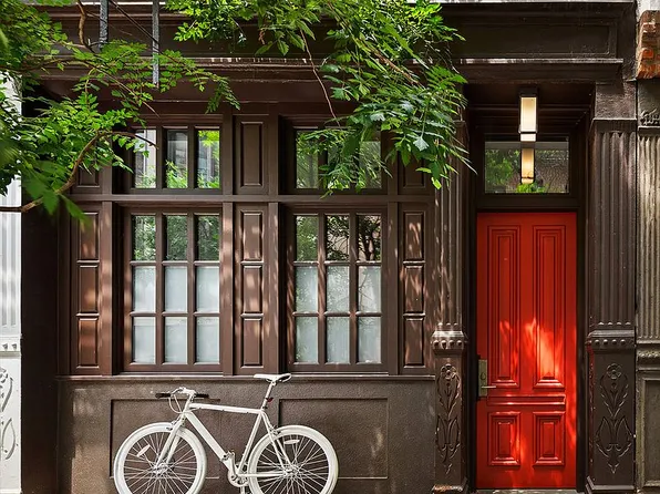 19 Downing St, New York, NY 10014