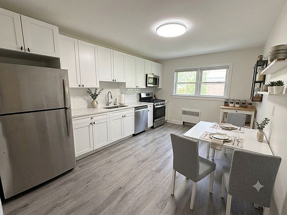 5th image of 729 Broad Ave APT 5