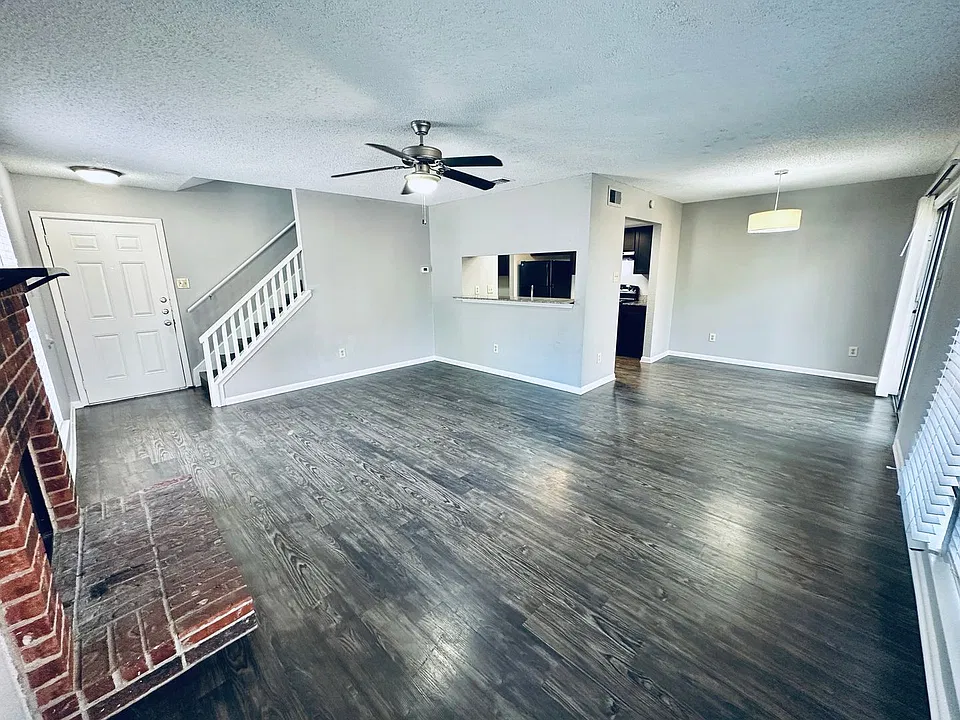 2612 Gwendolyn Ln