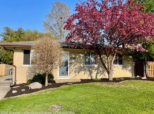 26640 Oak St, Roseville, MI 48066