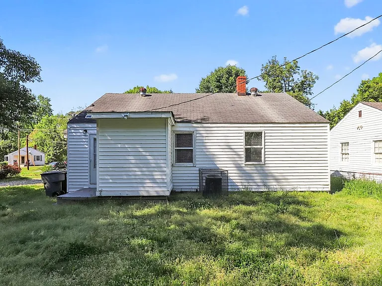 1011 Lomond Ave — Photo 14