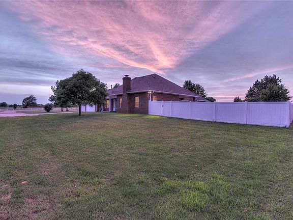3rd image of 2500 Pioneer Ln