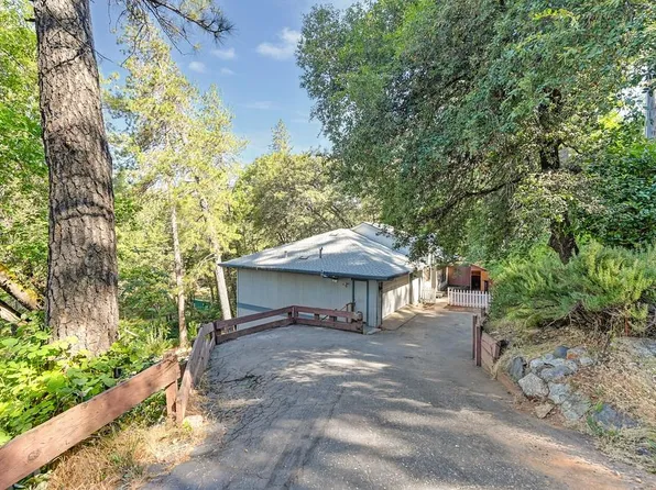 10450 Alta Sierra Dr, Grass Valley, CA 95949