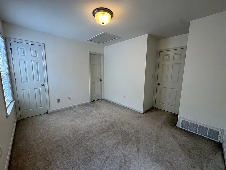 1343 Island Pl E — Photo 31
