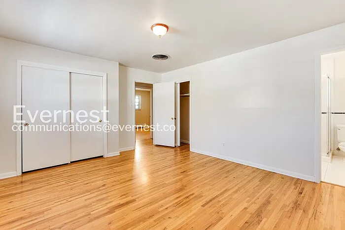 2701 S Fillmore St — Photo 14