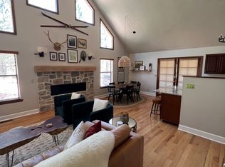 2813 Dogleg Way, Overgaard, AZ 85933