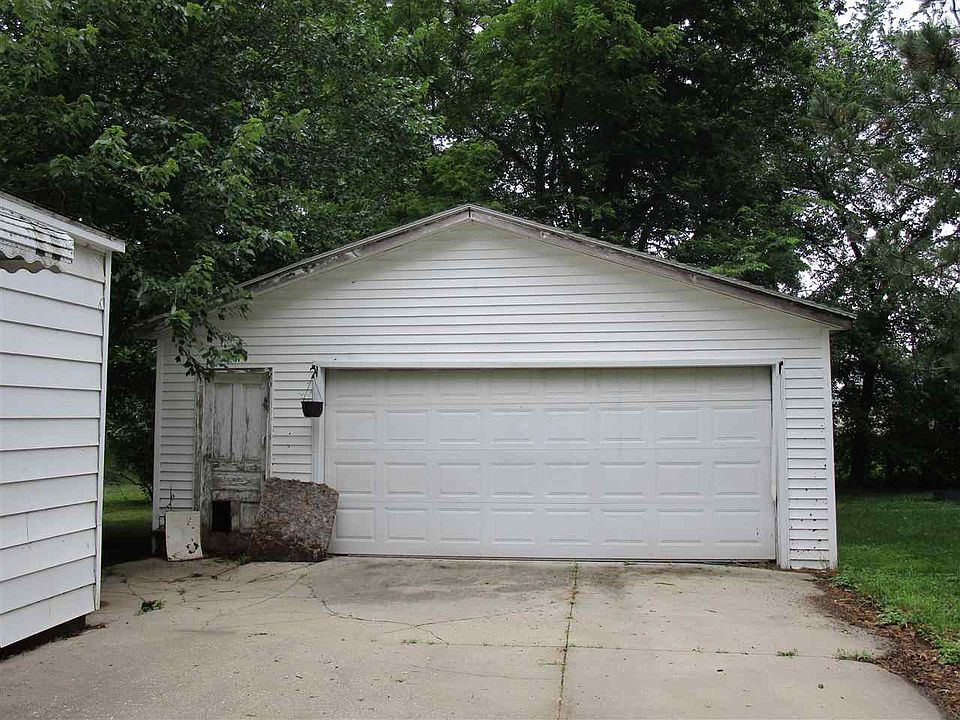 2nd image of 1203 Lake Ave