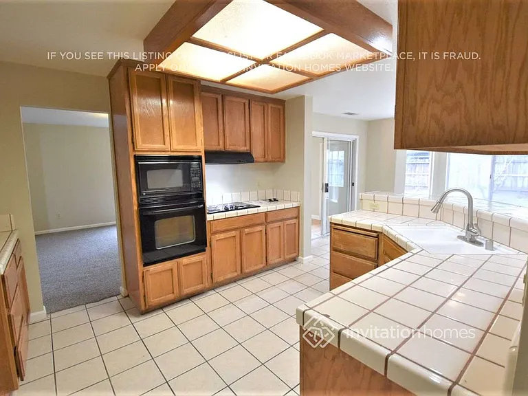 710 Jonquil Dr — Photo 5