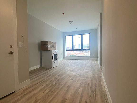 4th image of 12 S 43rd St #B1-c3
