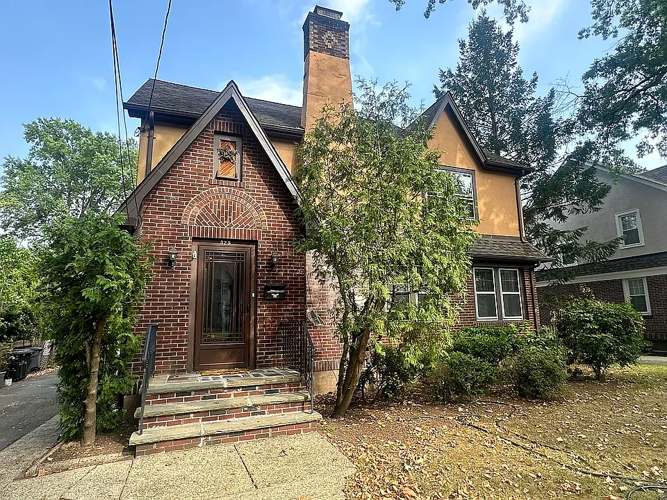 325 Bogert Ave