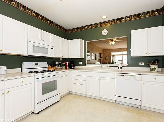 3rd image of 21061 W Braxton Ln