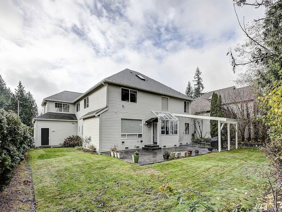 2nd image of 3315 159th Pl SE
