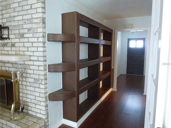 3rd image of 435 SE Lanier Ln