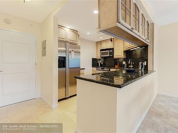 3rd image of 340 Sunset Dr APT 304