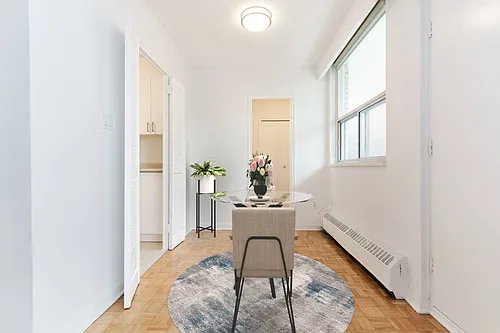 485 Eglinton Ave E Photo 1