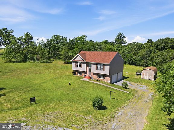 3rd image of 9 Pasture Ln