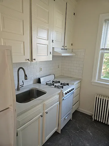 335 E Market St #2 Photo 1