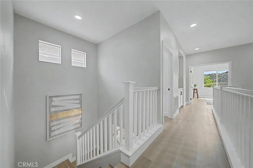 4 bed, 1854 sqft, $4,950 — Photo 4