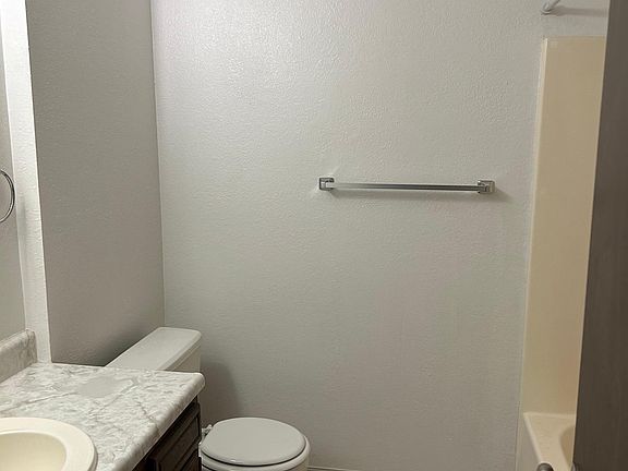 5th image of 101 W Jordan St APT 2