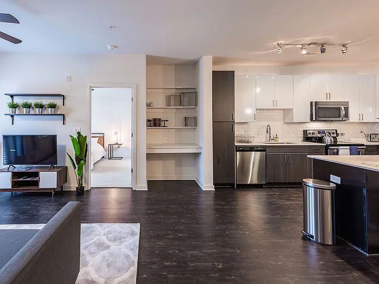 Station R Apartments — Photo 8