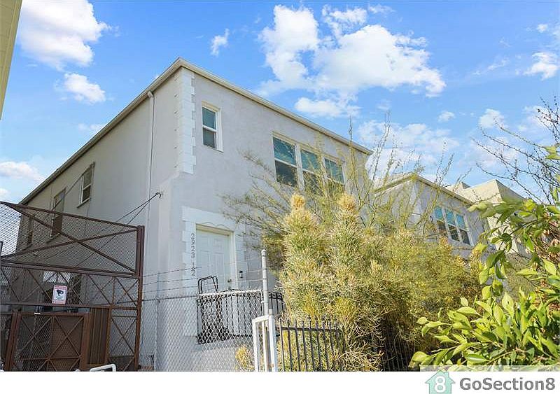 1st image of 2923 Leeward Ave