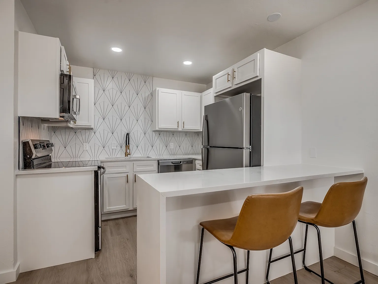 1 bed, 600 sqft, $1,049 — Photo 1