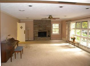 29W410 Forestview Dr, Warrenville, IL 60555