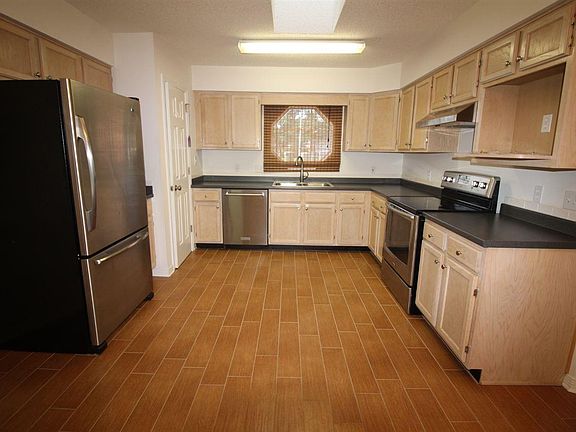 5th image of 1426 Little Creek Dr