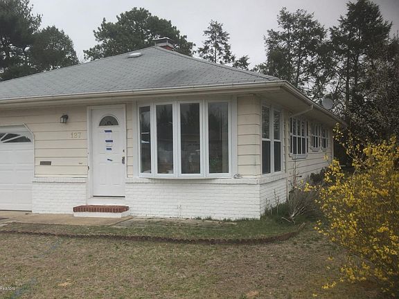 2nd image of 127 Guadeloupe Dr