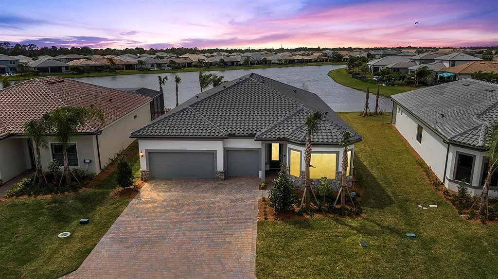 4 bed, 3.0 bath, 2745 sqft, $6,500 — Photo 2