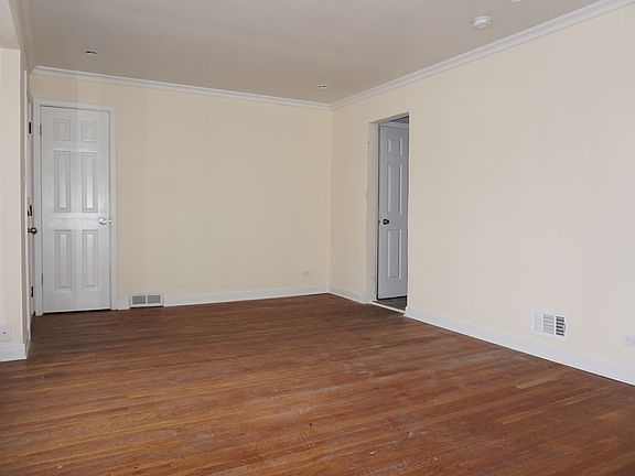 4th image of 14626 La Salle St