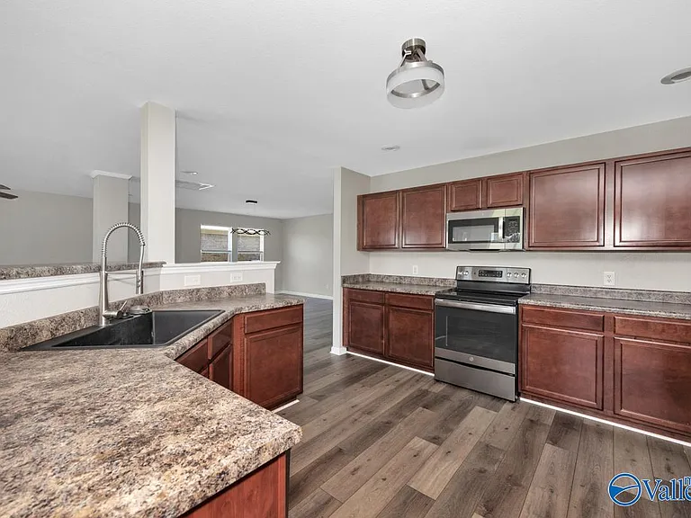 3571 Avalon Lake Dr — Photo 5