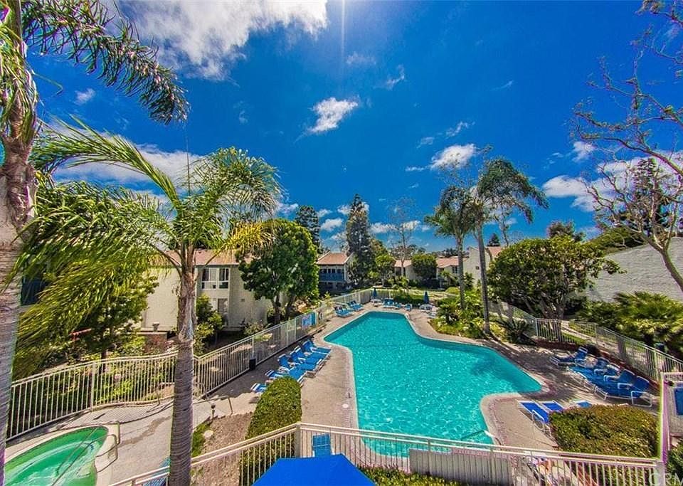 Main pool & hot tub (open late!)