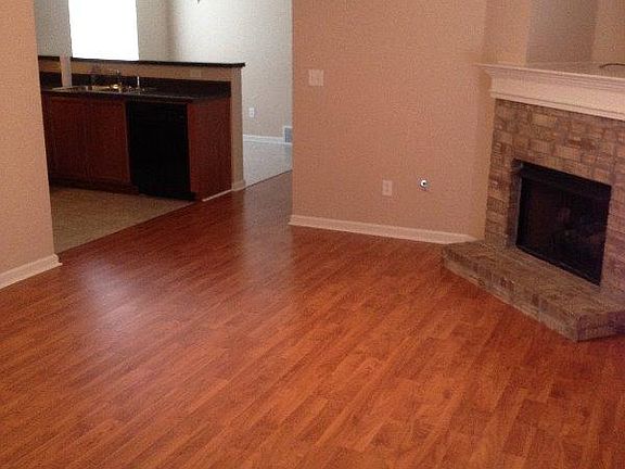 3rd image of 1527 Pemberton Ln