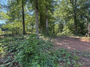4075 Mamas Garden Dr, Hickory, NC 28602