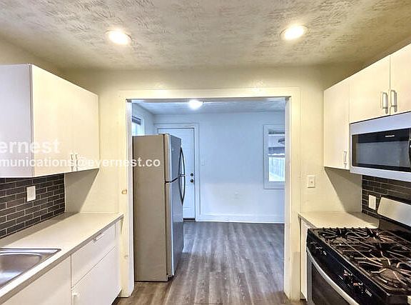 4th image of 1098 E 17th Ave