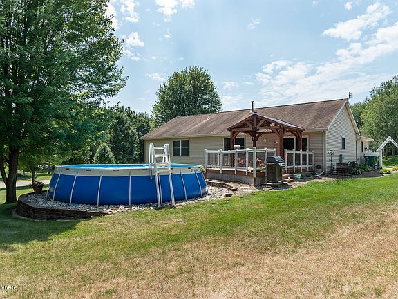 5th image of 102 Shadow Bend Ln