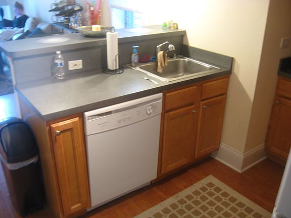 4th image of 2432 N Marshfield Ave #G