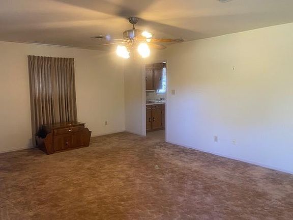 3rd image of 5050 Oakwood Dr