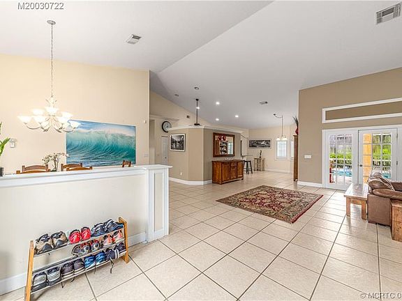 5th image of 1108 SE Strathmore Dr