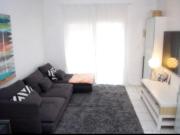 4th image of 2020 Taylor St APT 6C