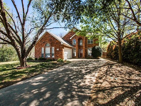 2nd image of 3233 Peppertree Pl