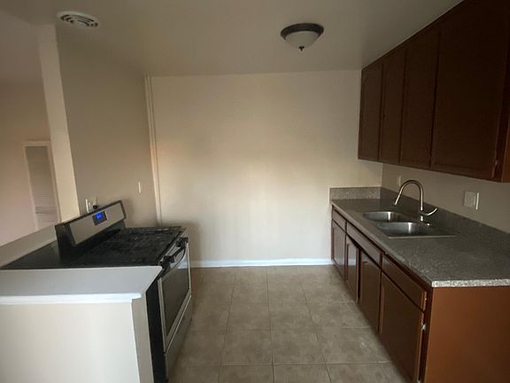 4th image of 1401 S Gilbert St APT 2