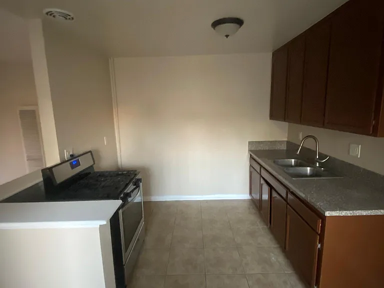 1401 S Gilbert St #2 — Photo 6