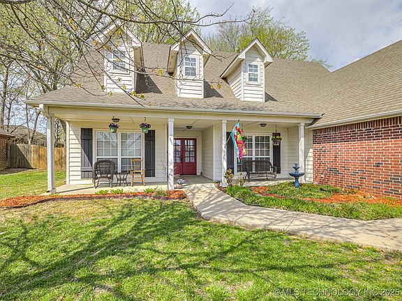 4th image of 25574 Murphy Ct