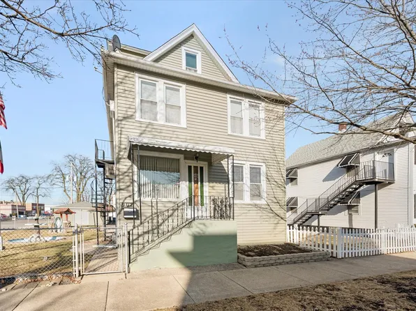 902 N 23rd Ave, Melrose Park, IL 60160