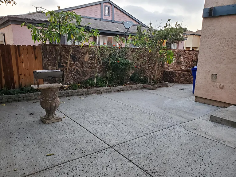 2187 Bluehaven Ct — Photo 33